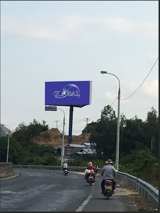 QL1A bên phải hướng từ Hà Nội đi Nha Trang
