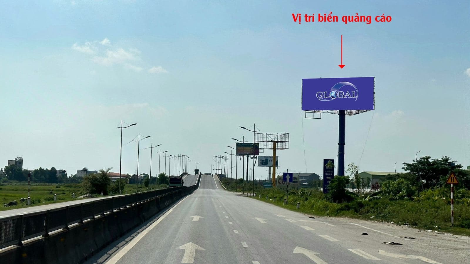Ảnh vị trí TH2 (Km316+500) bên phải QL1A hướng từ Thanh Hóa đi Hà Nội, 2/3