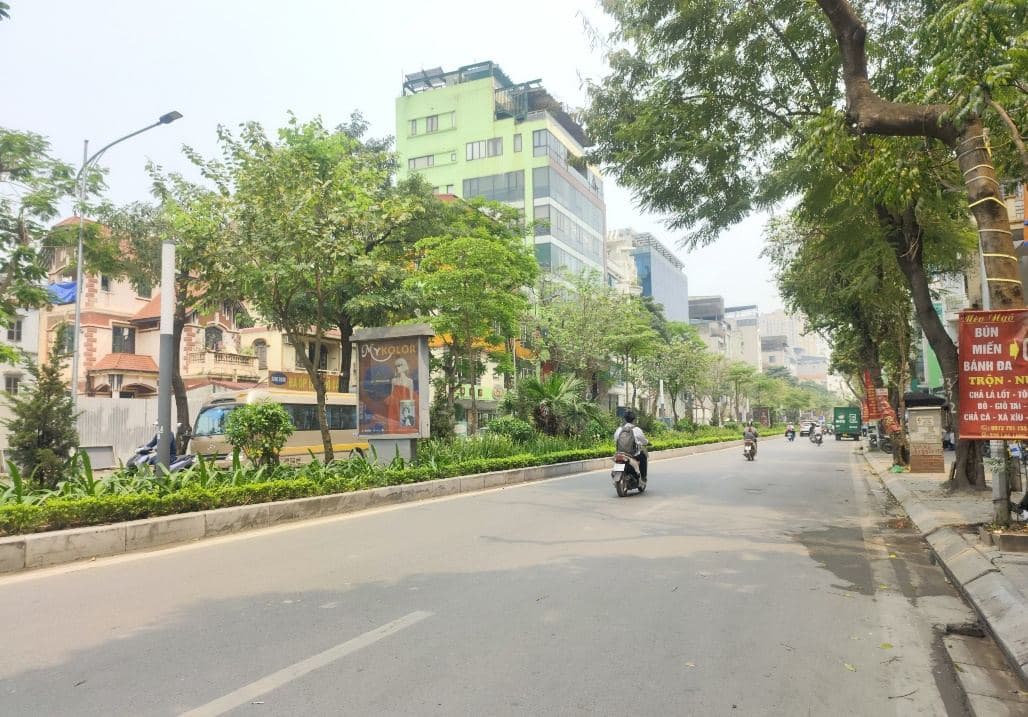 Ảnh vị trí Biển hộp đèn đường Lạc Long Quân – Tây Hồ, 2/3