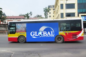 hình ảnh quảng cáo trên xe bus